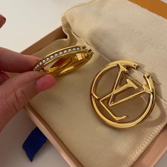 Louis Vuitton Louise Pearls Earrings - Picture 4 of 5